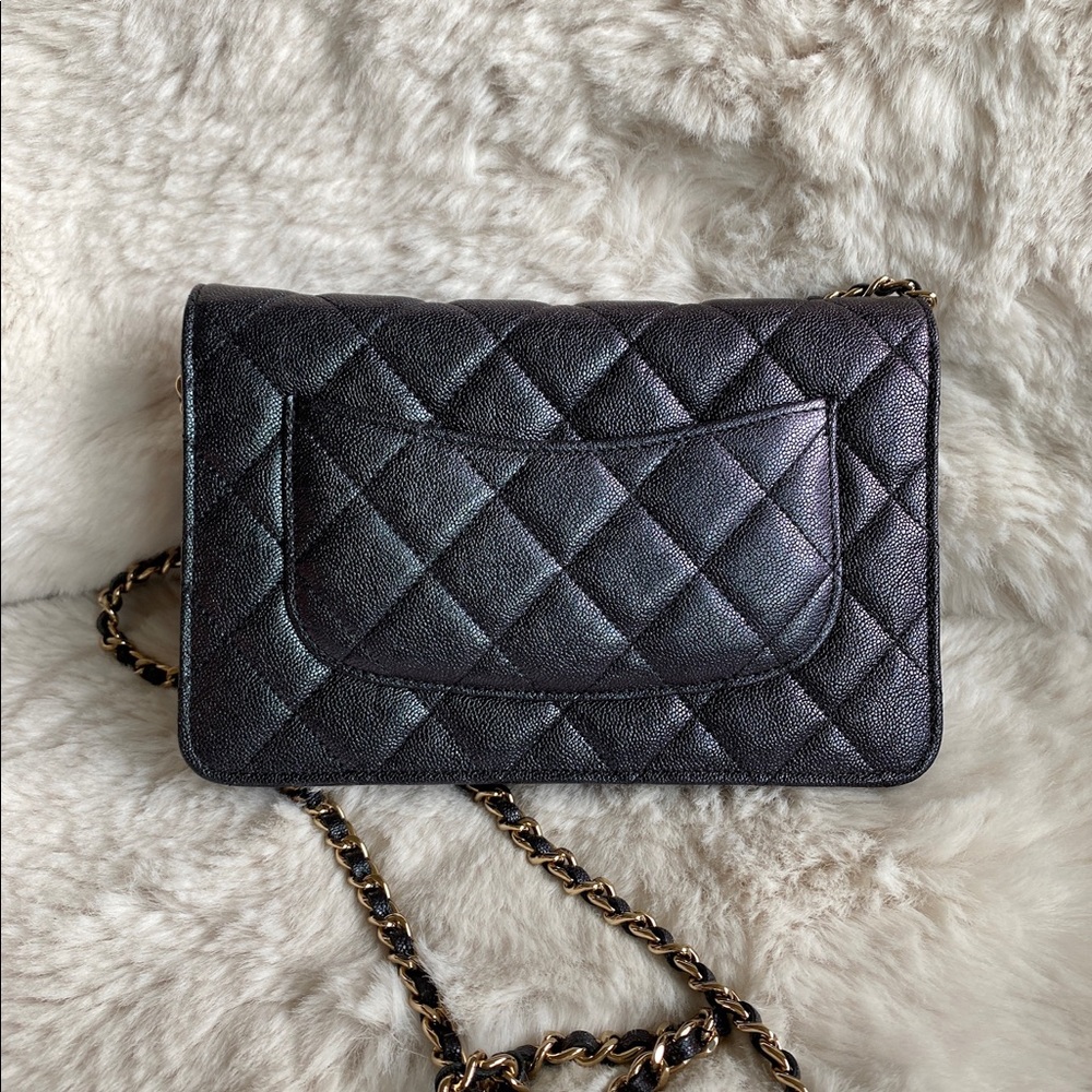 SOLD Chanel wallet on chain in iridescent caviar - Picture 5 of 14